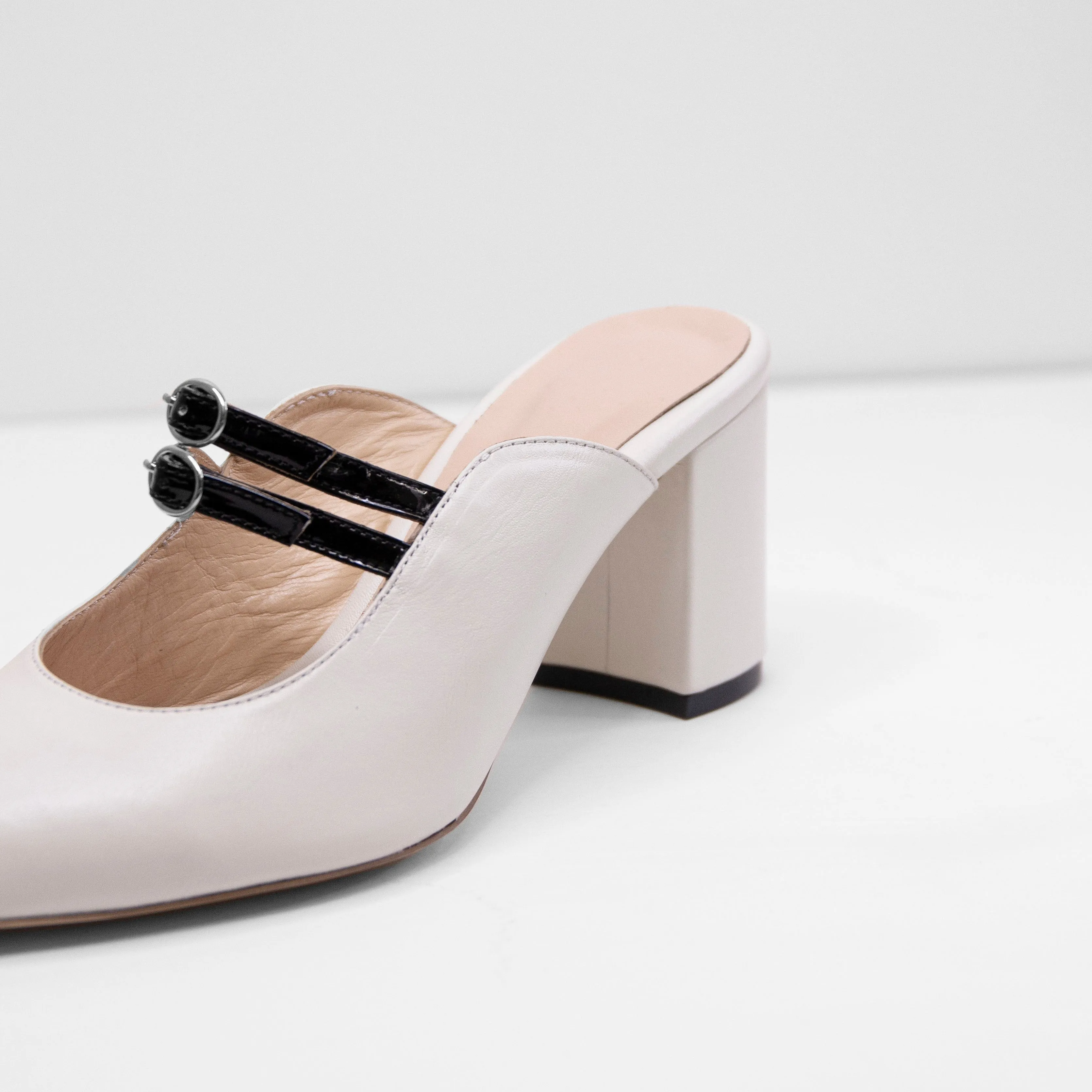 Lora cream heel